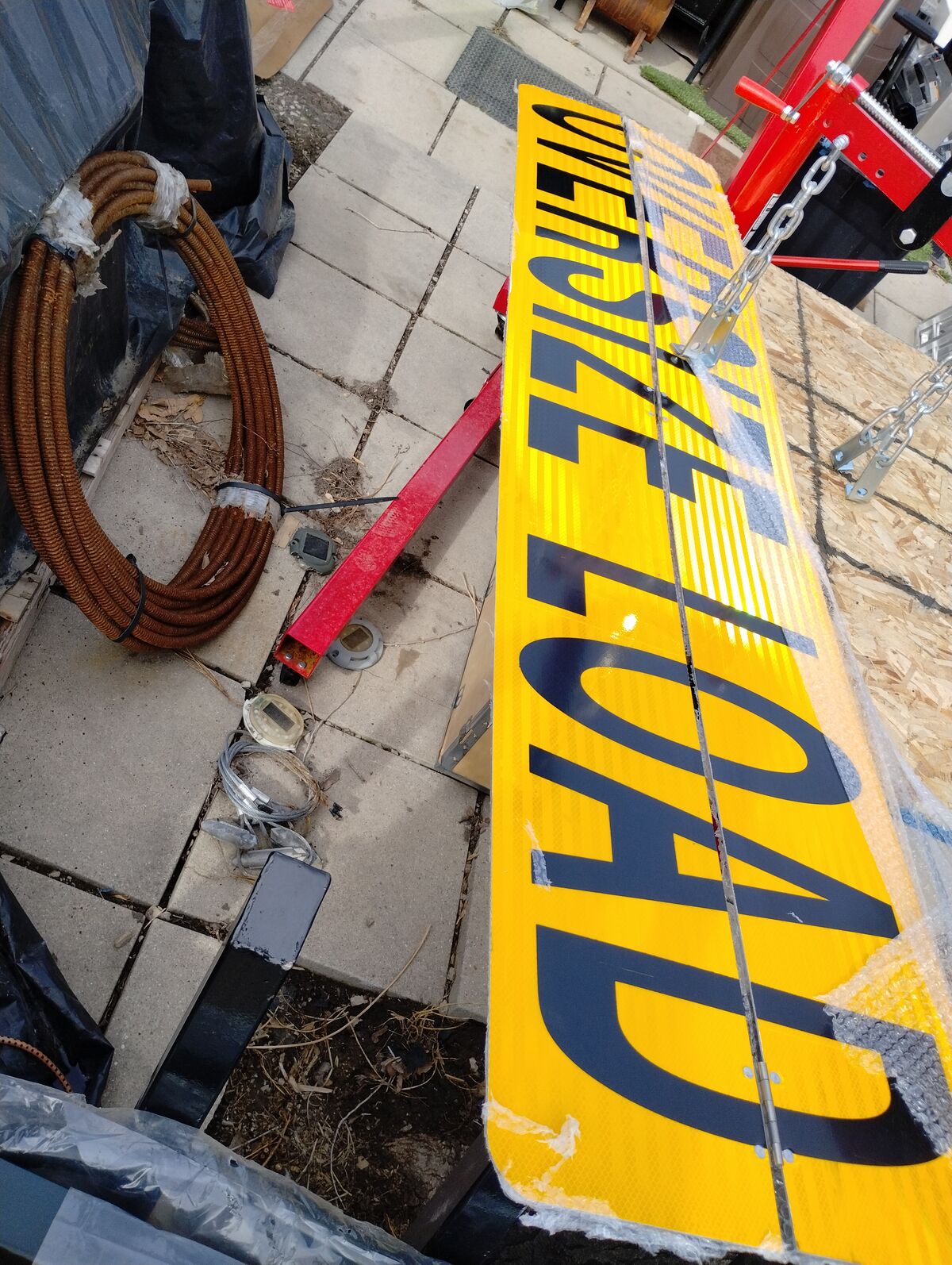 FOLDING  OVERSIZED LOAD  PLACKER