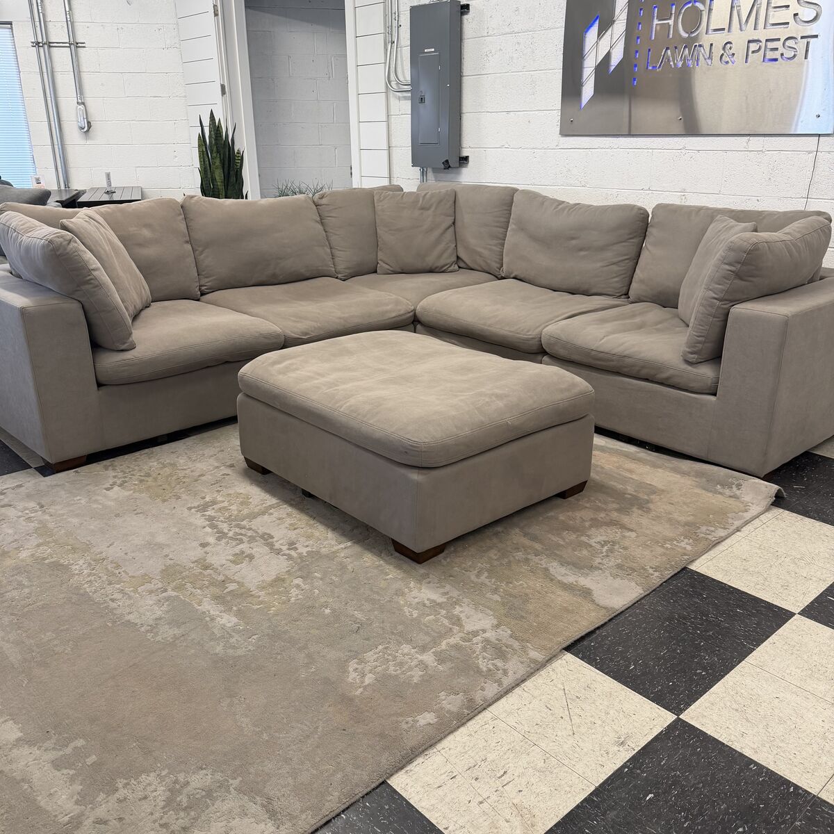 COSTCO THOMASVILLE LOWELL 6-PIECE BROWN MODULAR SECTIONAL!