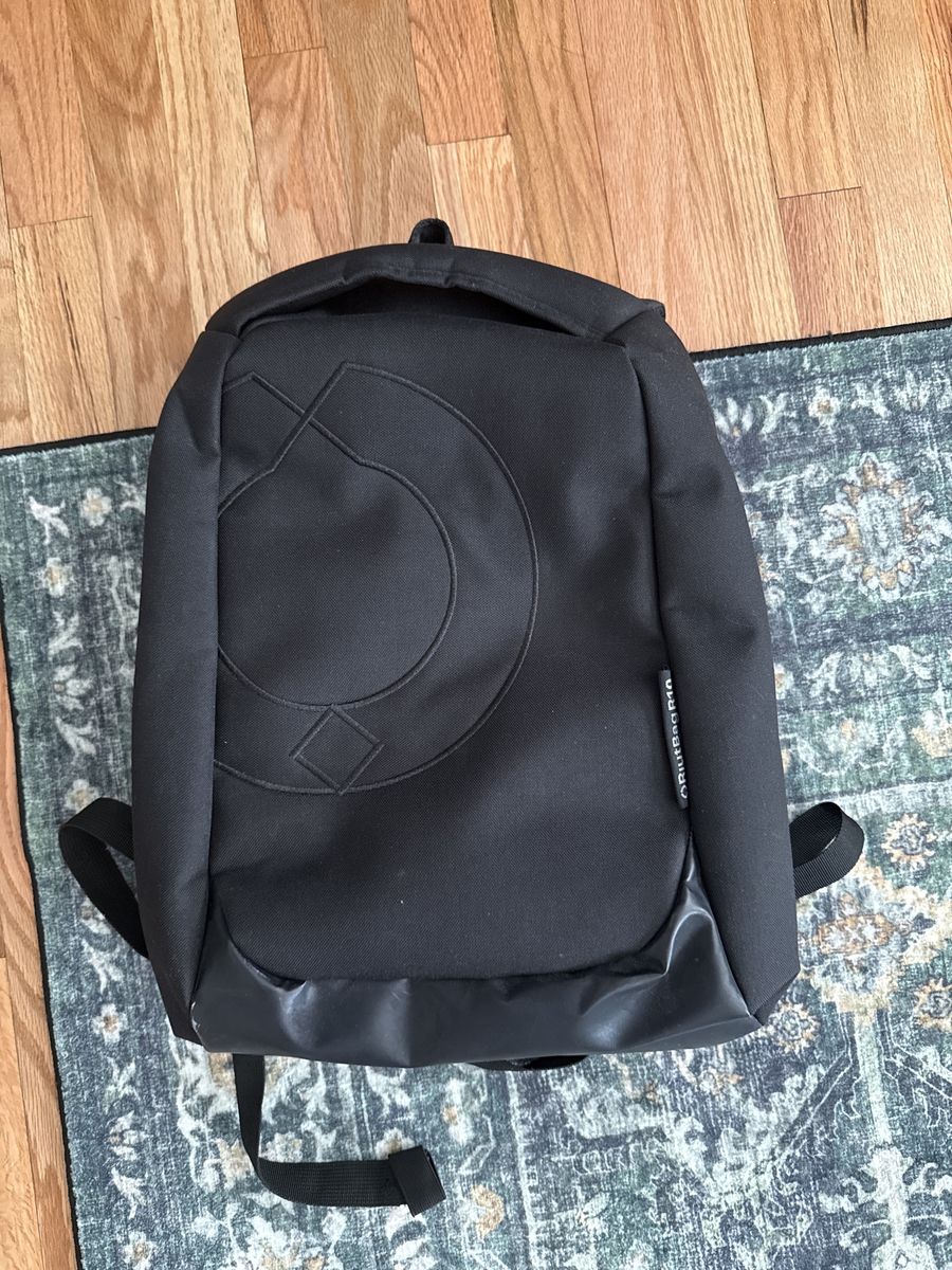Riut anti-theft backpack
