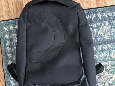 Riut anti-theft backpack