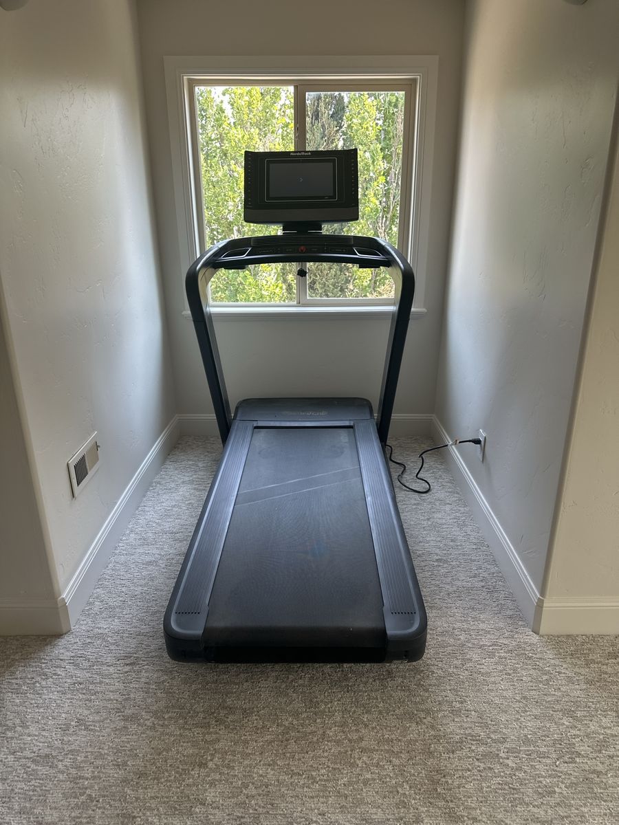 NordicTrack Commercial 1750 Folding Treadmill - Smart Touchscreen & iFit Compatibility