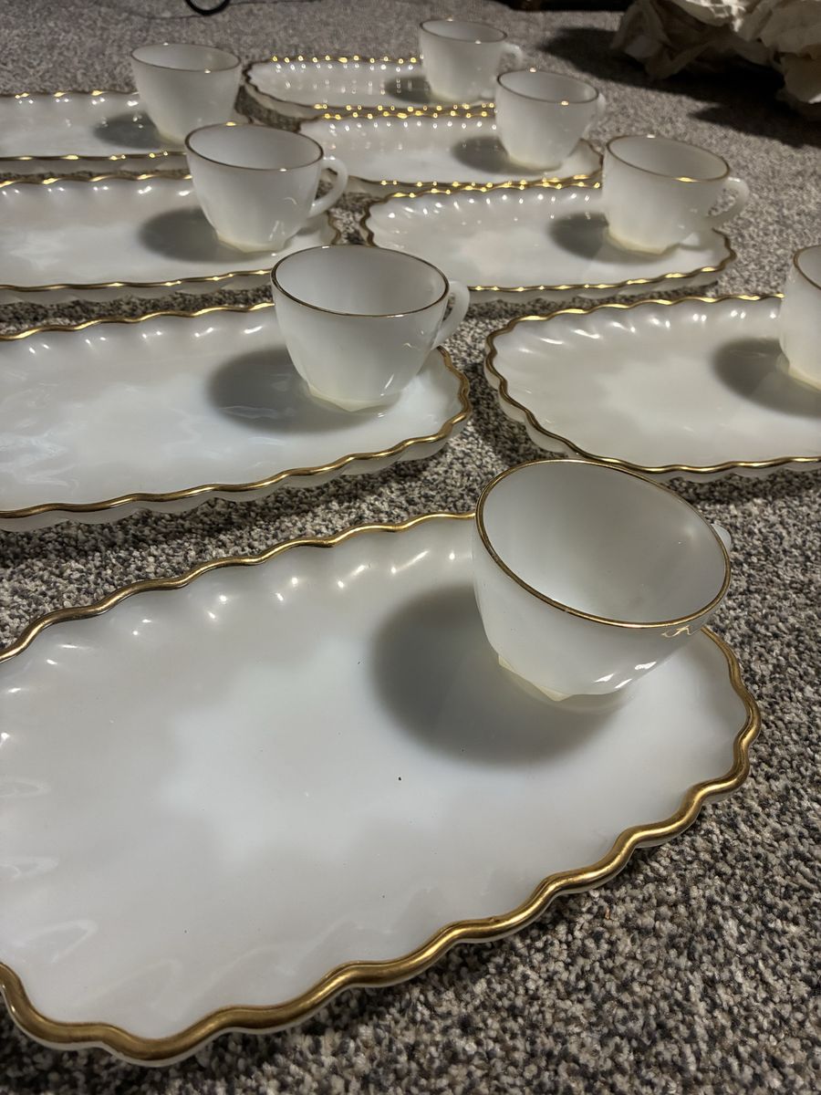 Vintage Tea & lunch set of 8