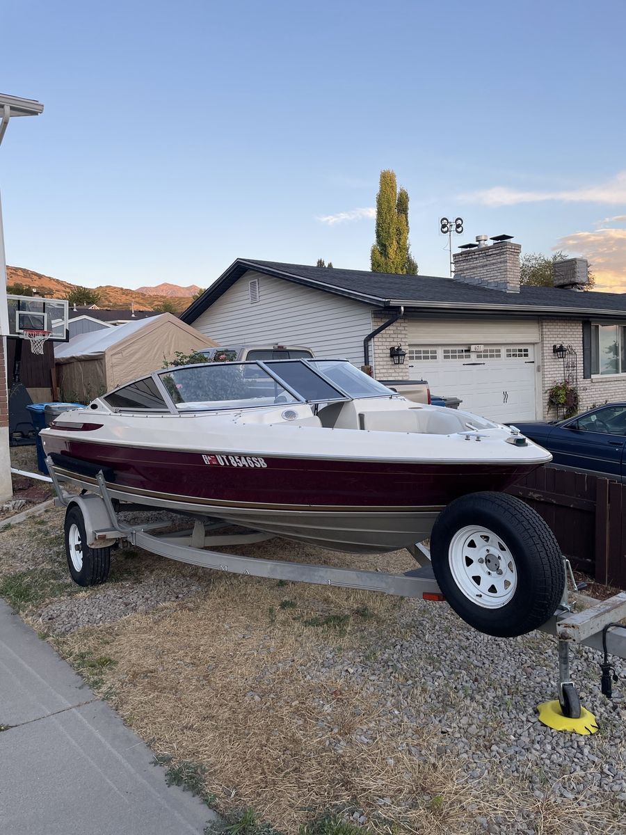 1995 Maxum 17ft with trailer.