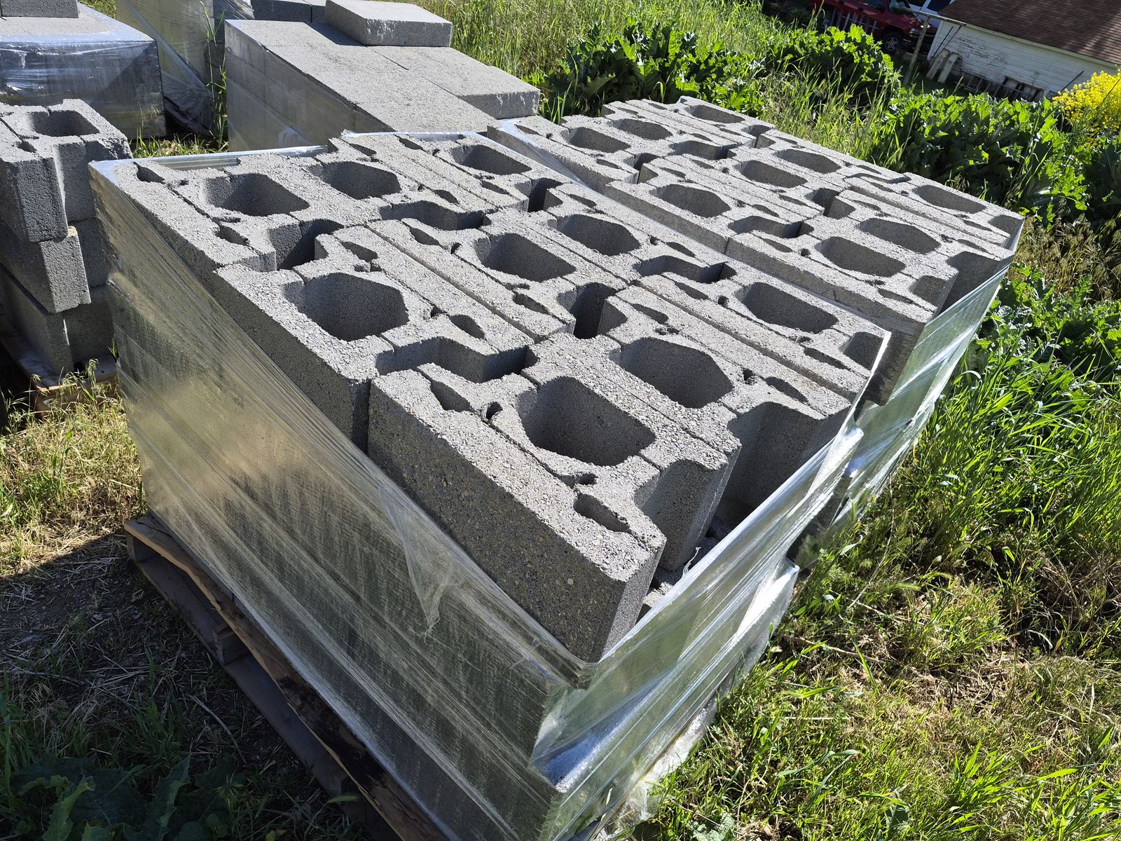 Retaining Wall Block (18 in. W x 12in. L x 8 in. H) - 80 pieces