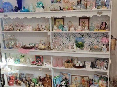 Spring Vintage Decor & Collectibles