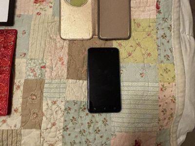 ASUS ZenFone Smartphone with Gold Folio Case Bundle