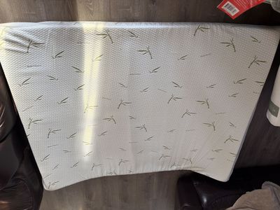 Queen Bamboo Leaf Pattern Foam Mattress - 60 W 79 L