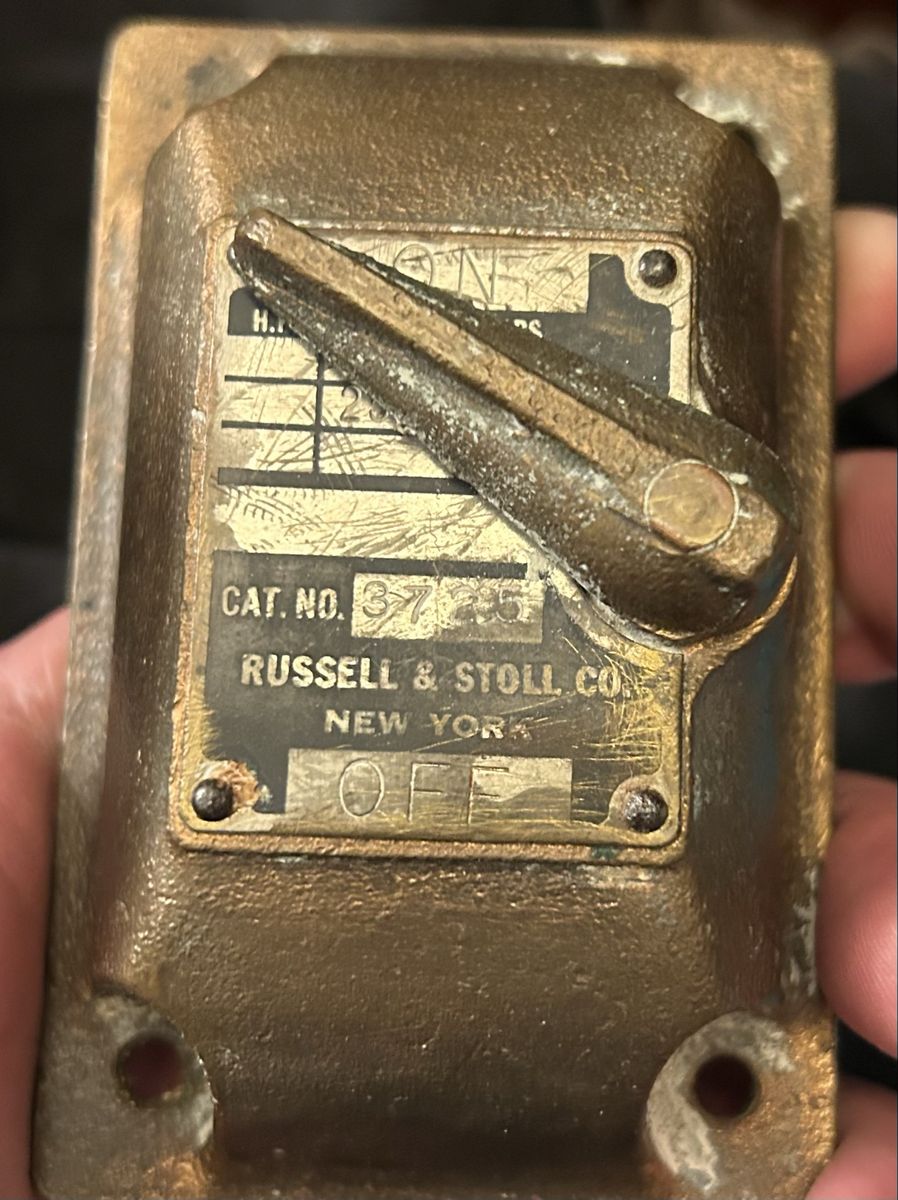 WWII U.S. Navy Shipwreck Artifact – Russell & Stoll Switch – YOG-42 (Lānaʻi, Hawaii)