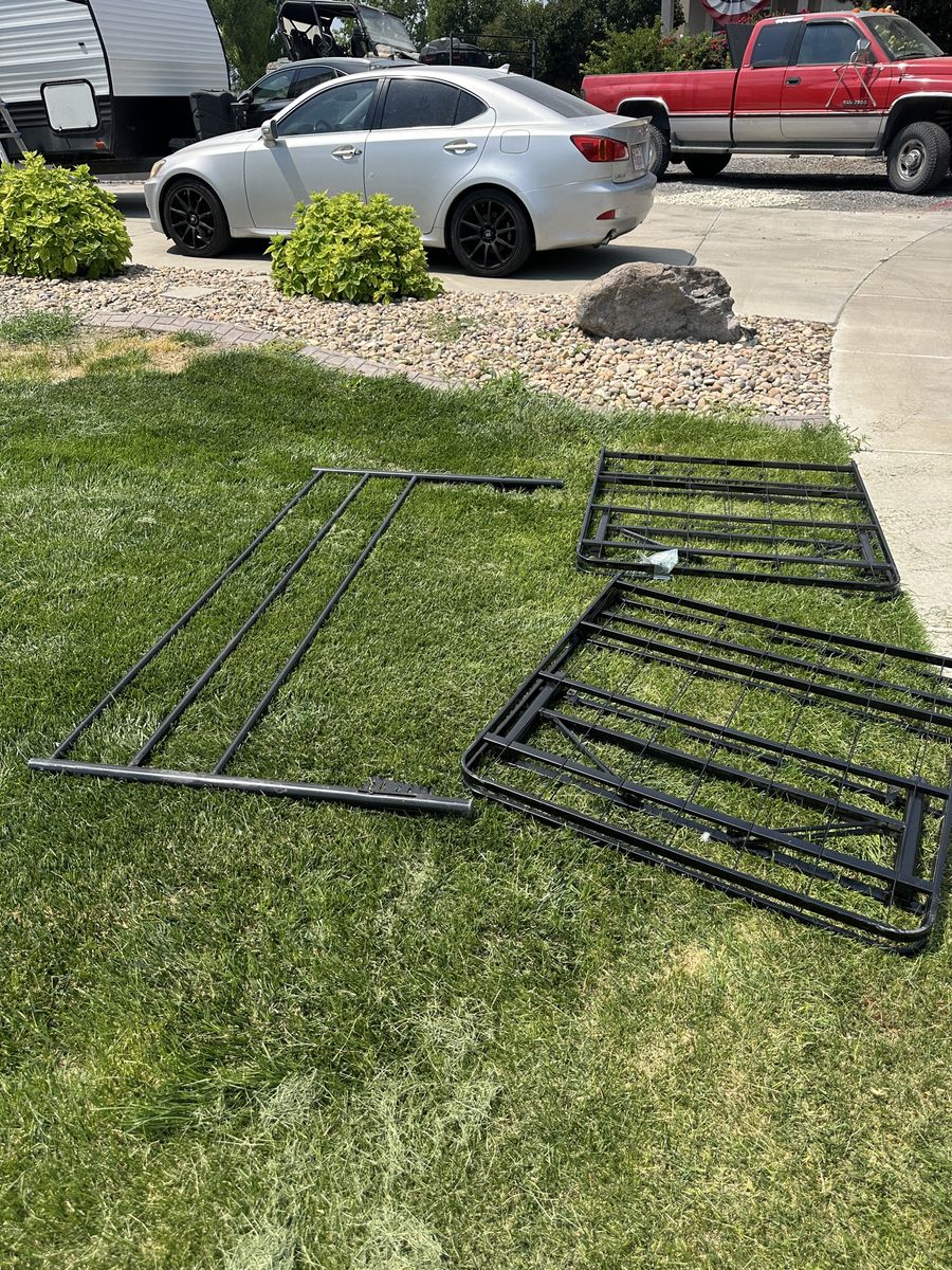 Metal Bed Frame Parts - Queen/Full Size (Assembly Required)