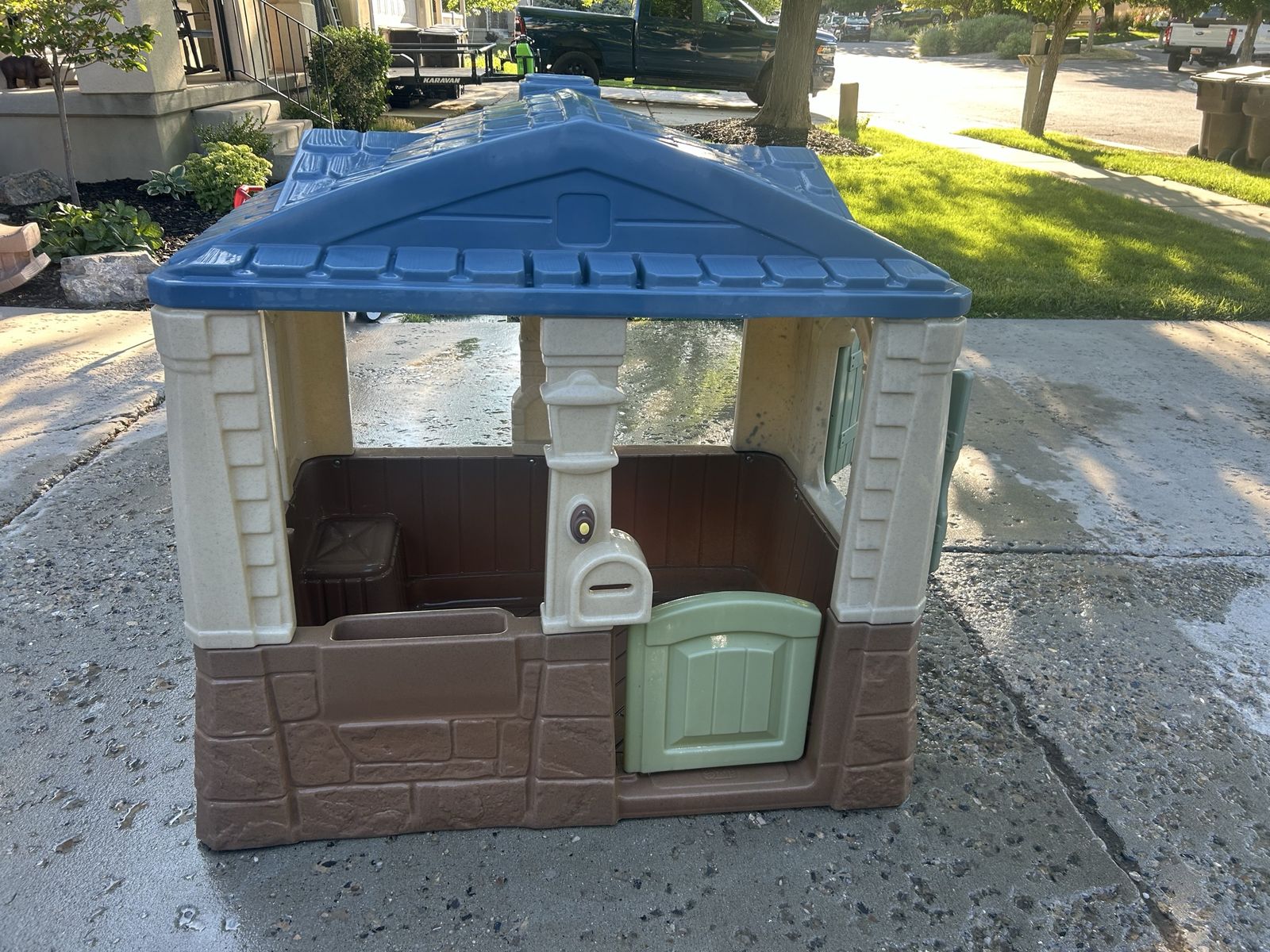 Step 2 Neat and Tidy playhouse.