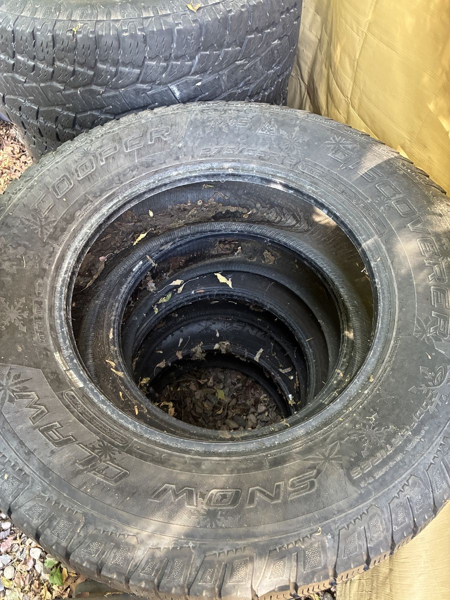 Cooper discoverer Winter tires 275/65R18