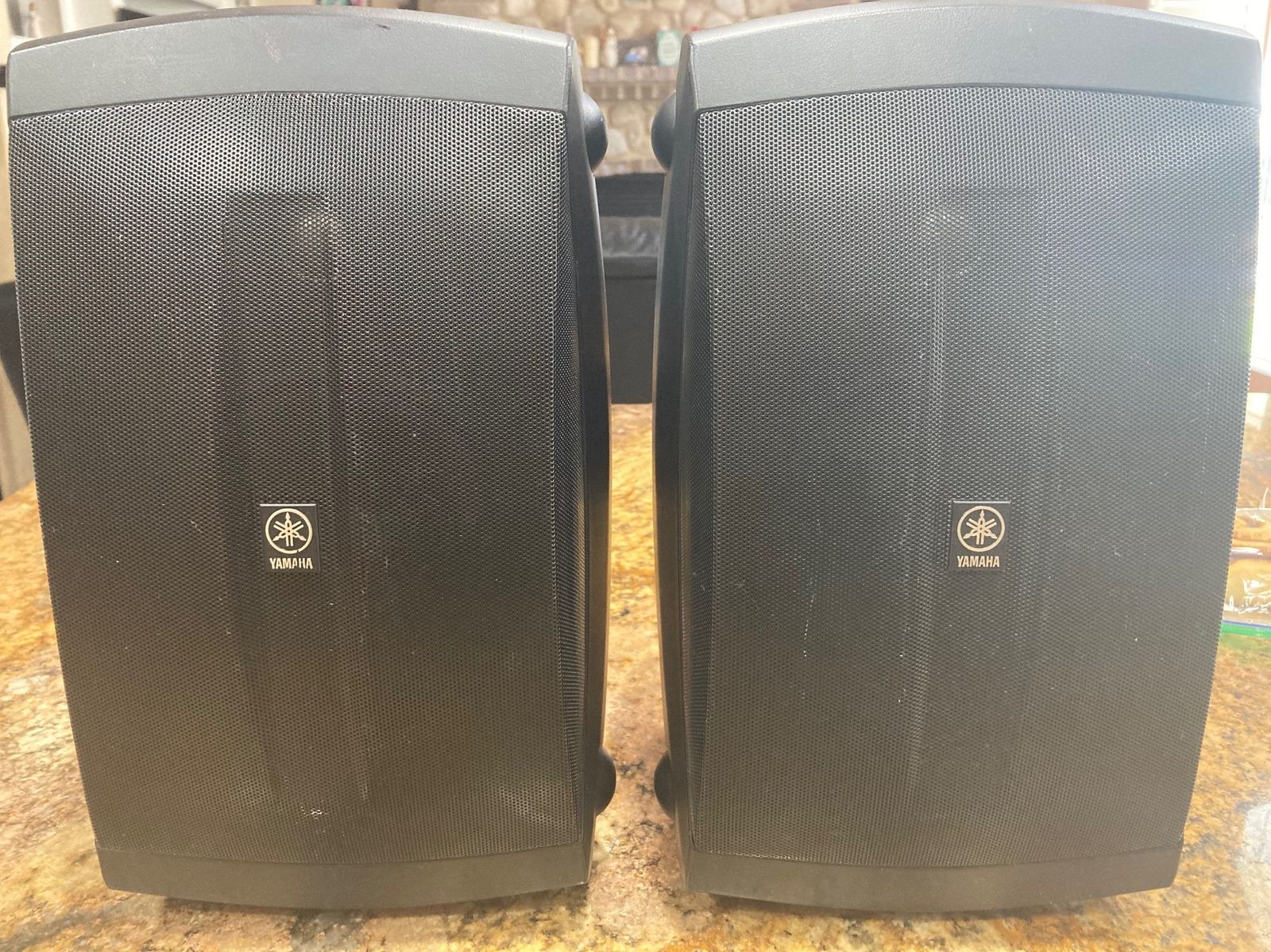 YAMAHA NS-AW350B All-Weather Indoor/Outdoor 2-Way Speakers