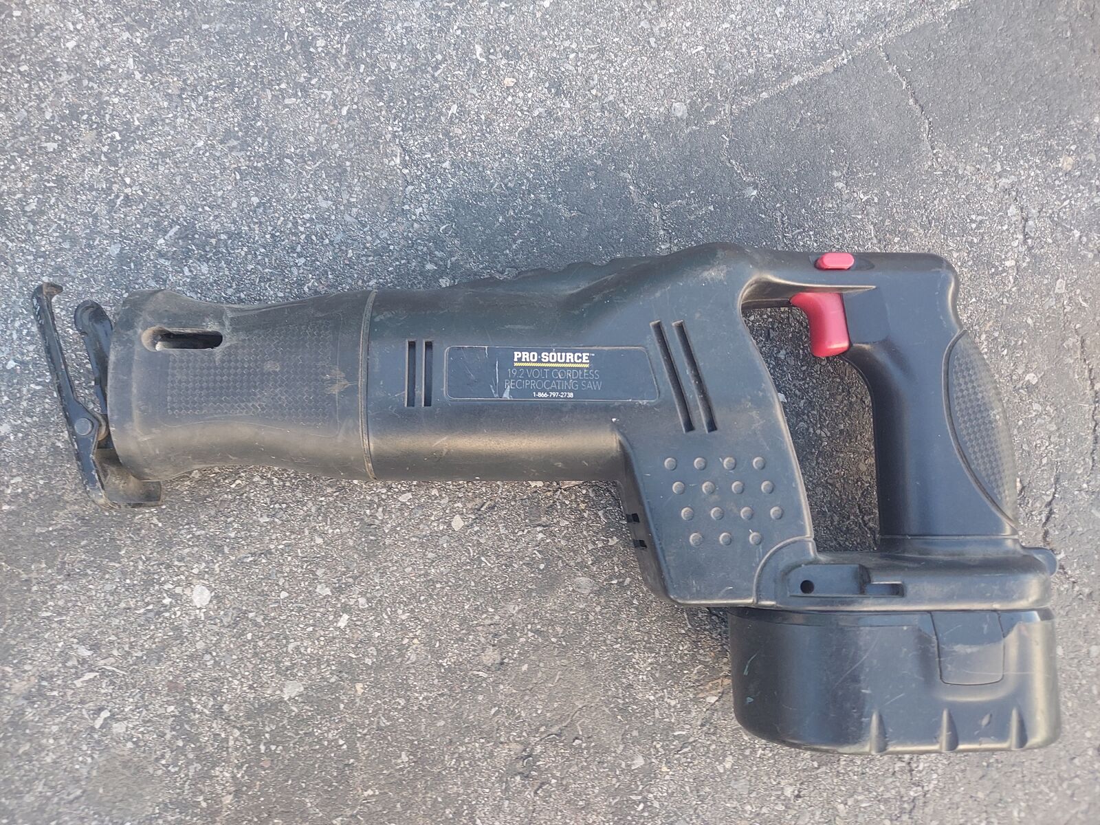 Reciprocating saw pro source with 19.2 volt battery