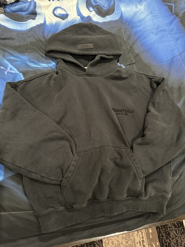 Black essential hoodie