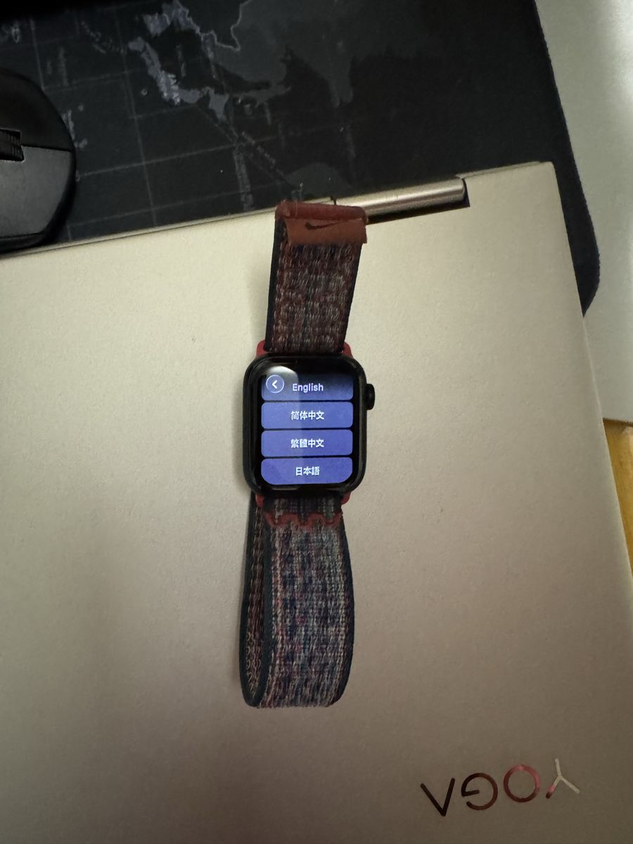 Apple Watch SE 2 (GPS + Cellular) 42mm Space Gray Aluminum with Sport Loop