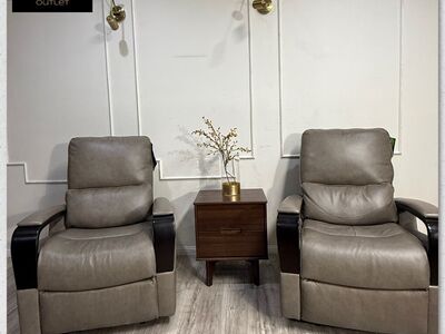 NEW SHAYNE LEATHER RECLINER CHAIR SET