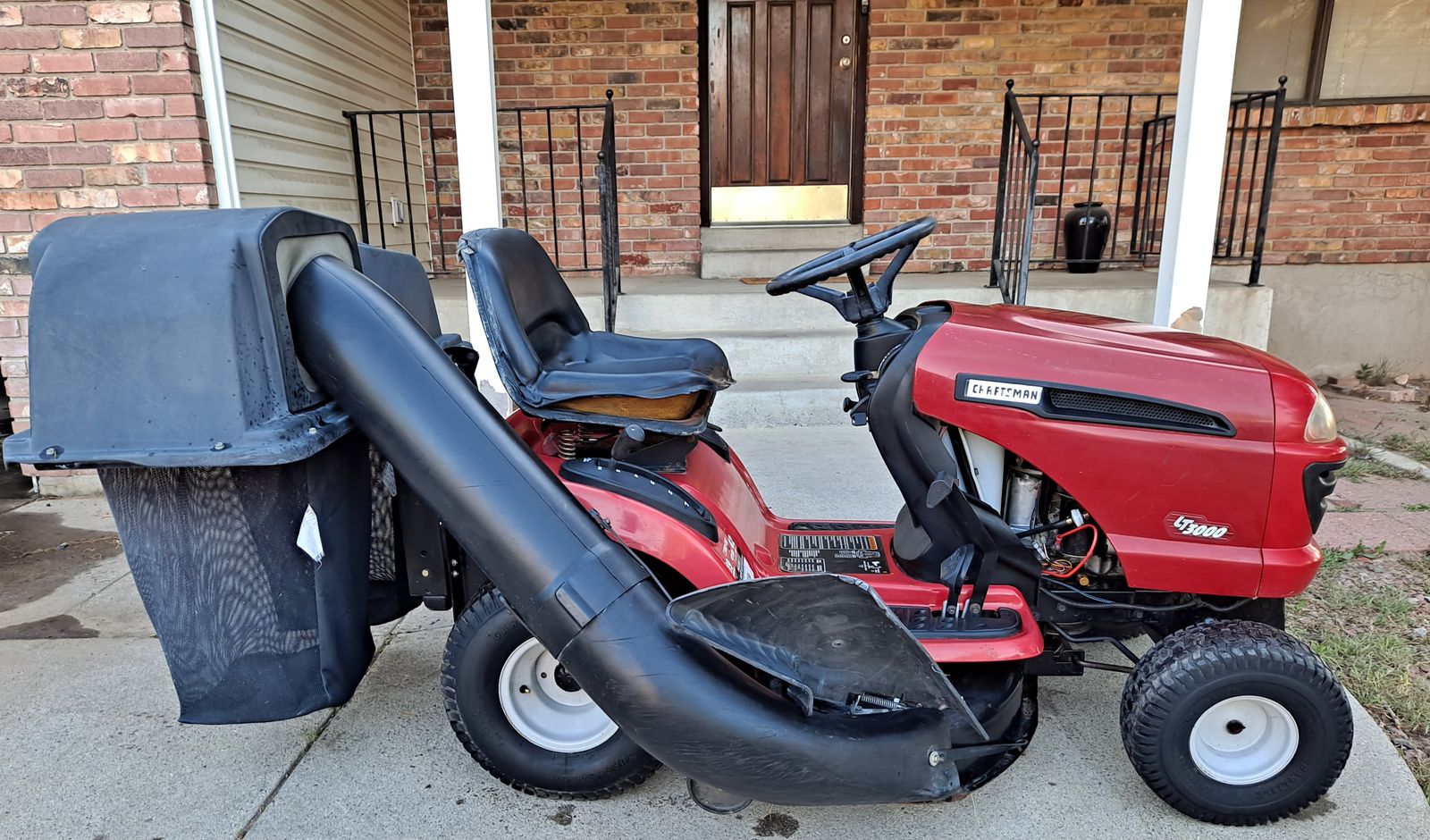 Troy Bilt 19hp V-Twin with full grass catch system, 265hrs