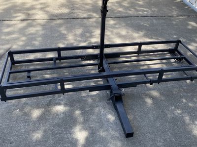 Hitch mounted cargo/bike rack