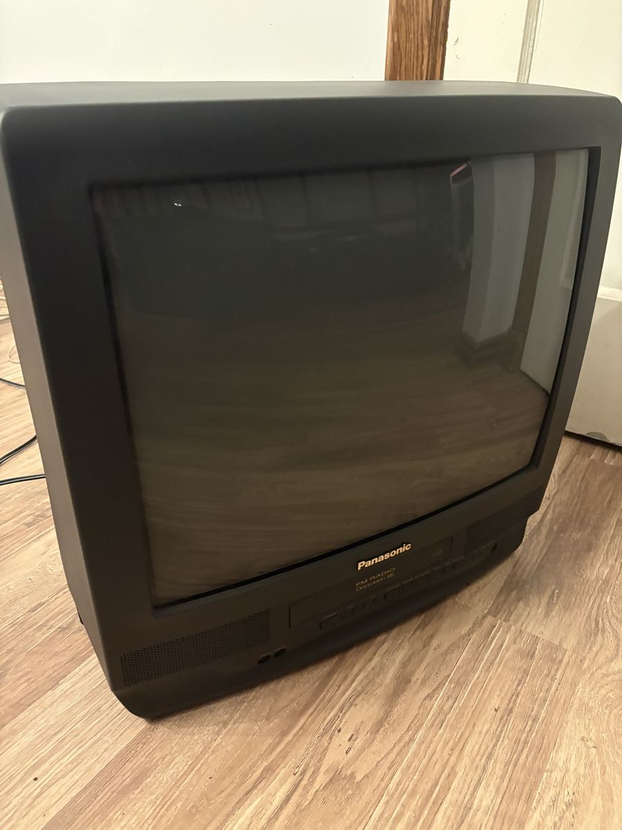 Panasonic CRT TV VCR Combo 20” screen no remote