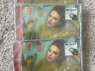 Taylor Swift "The Life of A Showgirl" CD NEW