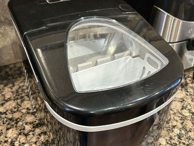 Frigidaire Countertop Ice Machine