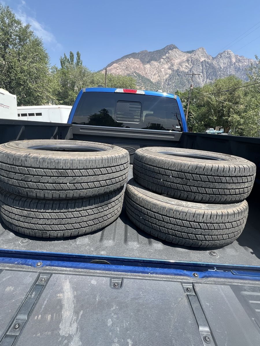 Hankook Dynapro HT LT225/75/R16 Tires - Set of 4, Used