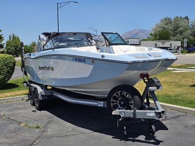 2022 MASTERCRAFT XT24 Wake Surf Boat