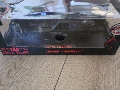 Jada The Batman & Batmobile Die-Cast Vehicle with Lights - New in Box