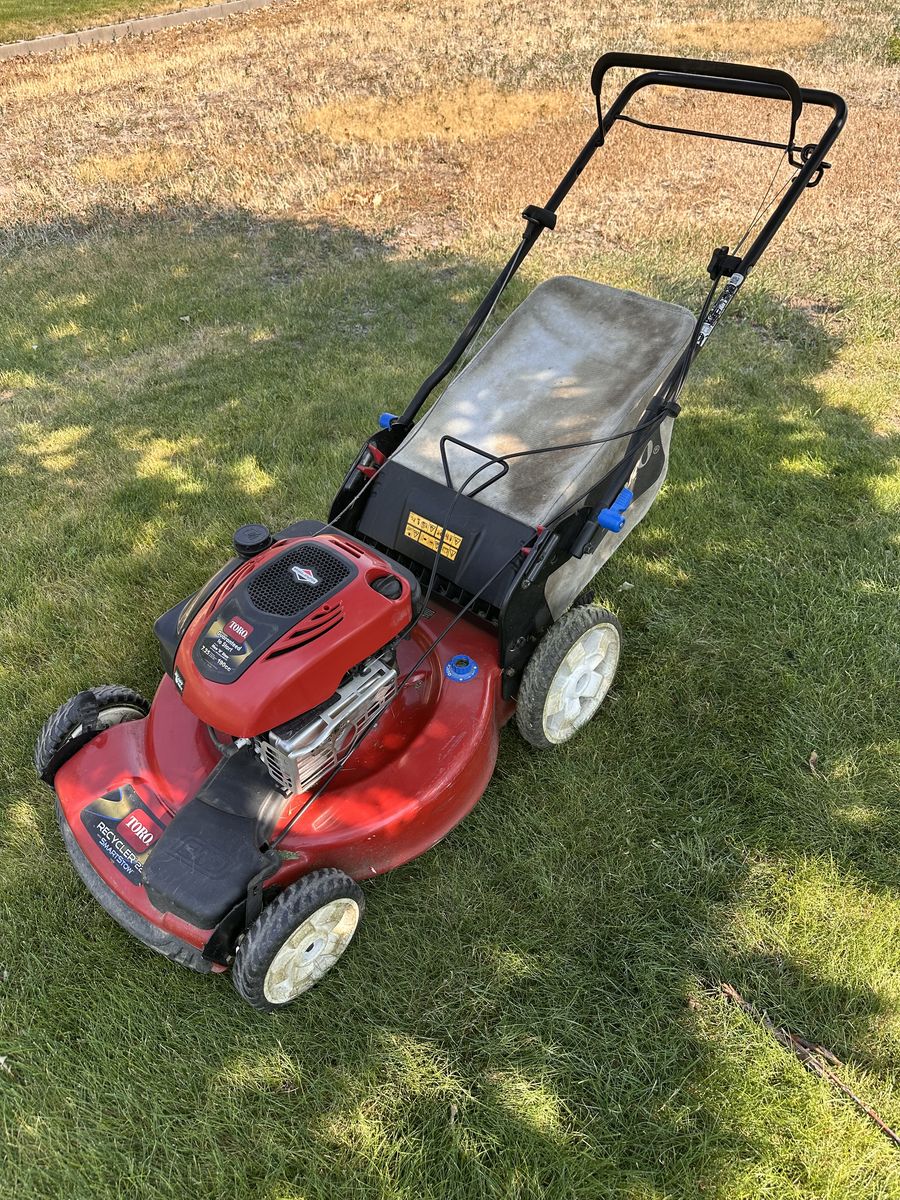 Toro Recycler SmartStow 22" Self-Propelled Lawn Mower - Runs Great
