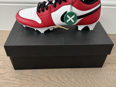 Brand New w box Jordan 1 Low Chicago Cleat size 9