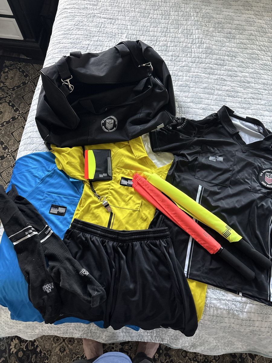 Men’s Large - Official Sports Soccer Referee Uniform Kit - Jerseys, Shorts, Socks, Flags, Whistle, Card, Bag