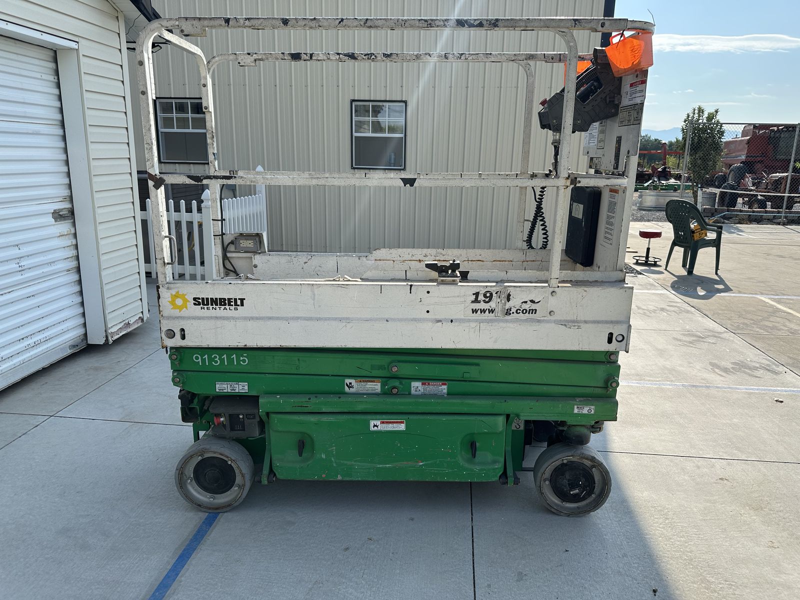 Scissor lift
