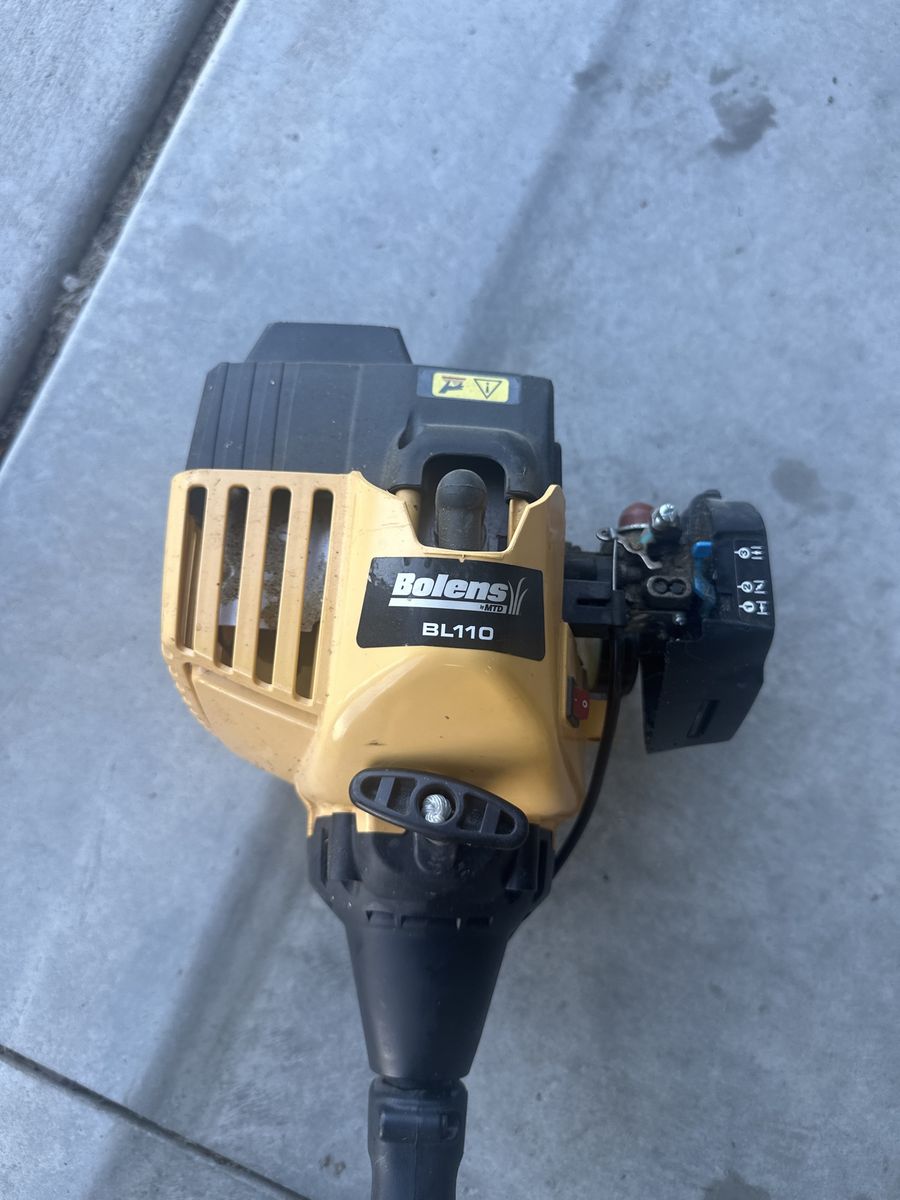 Bolens BL110 Gas Trimmer String Trimmer - Used, Good Condition