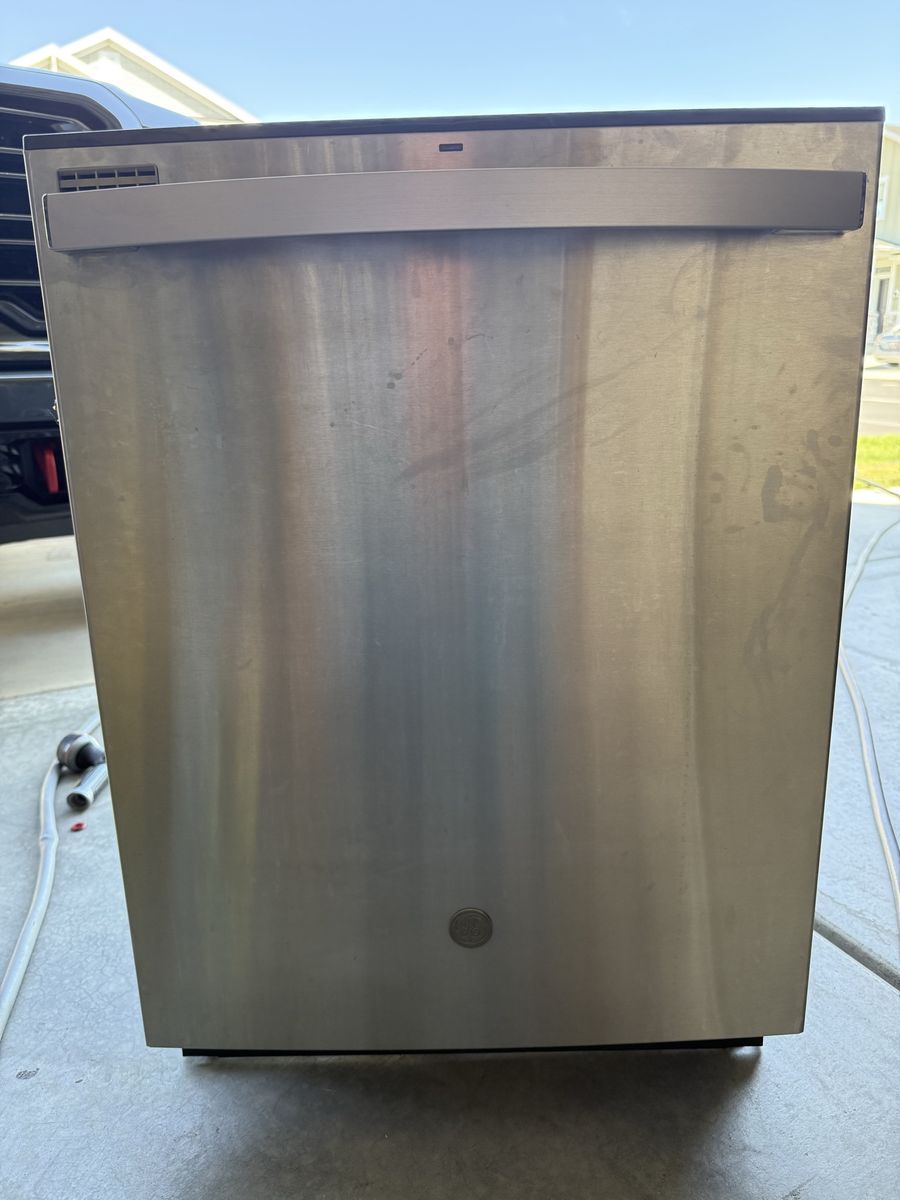 GE Dishwasher – Works Great – Minor Water Leak – $100 OBO