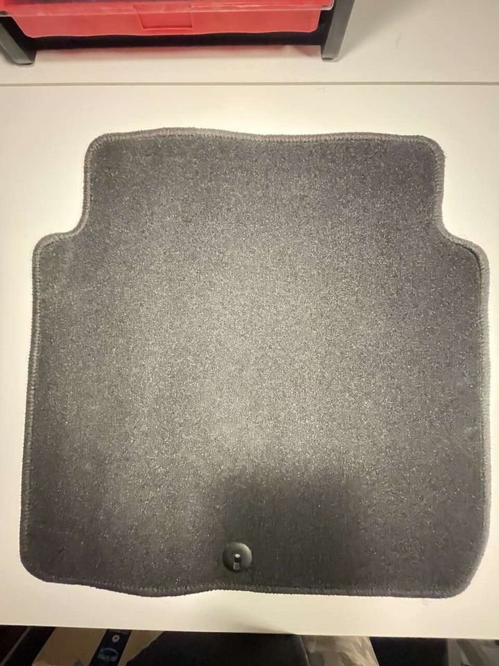 Main image 3