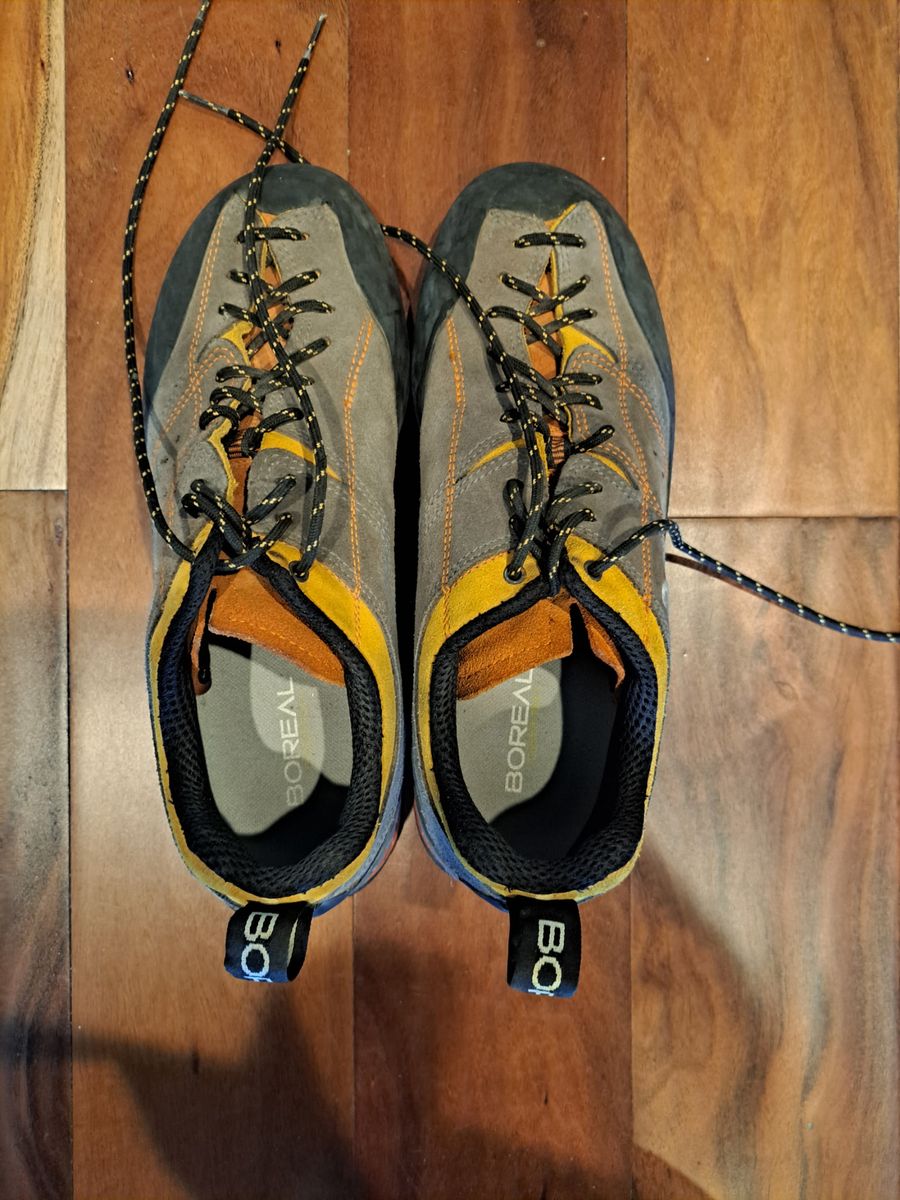 8.5 MENS APPROACH SHOES