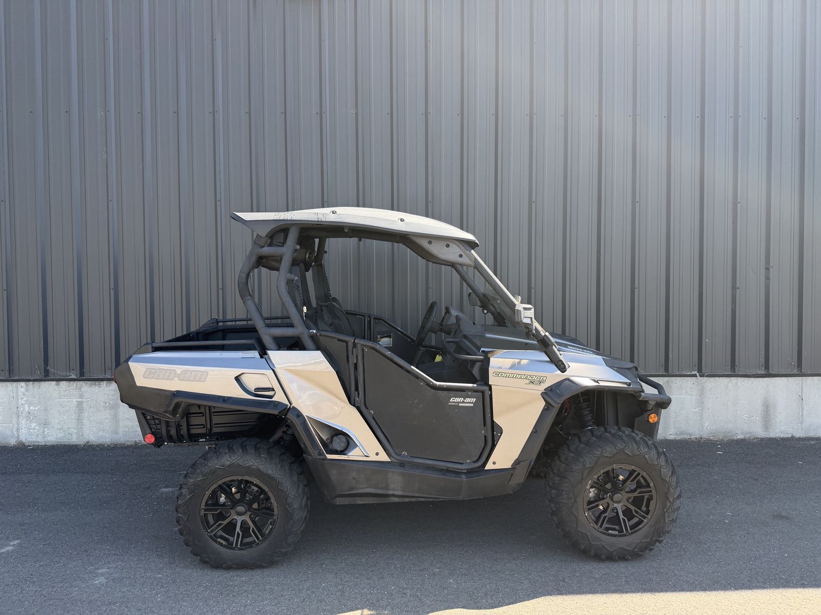 2012 CAN-AM Commander 1000 XT Pure Magnesium Metal