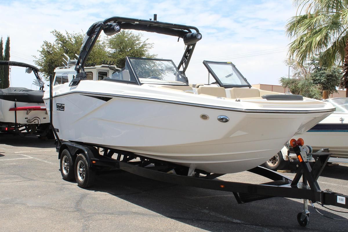 2027 Heyday Wake Boats H22