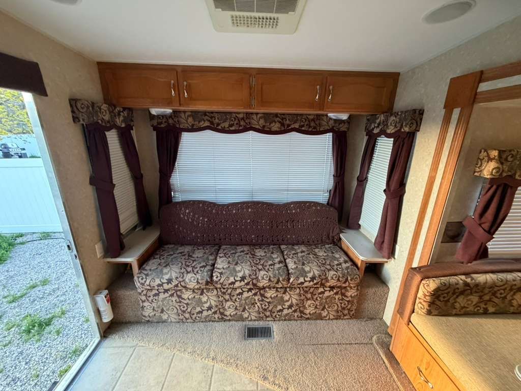 Main image 8