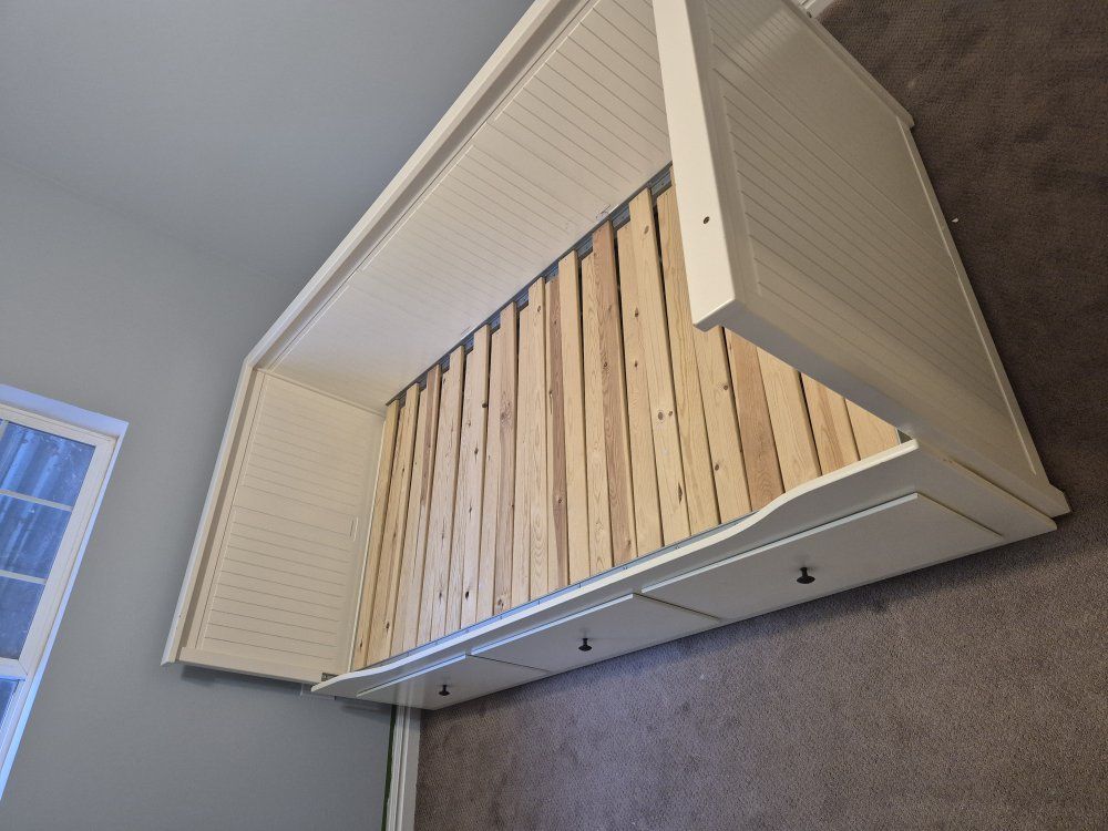Ikea bed - adjusts from twin to King - 3 drawers
