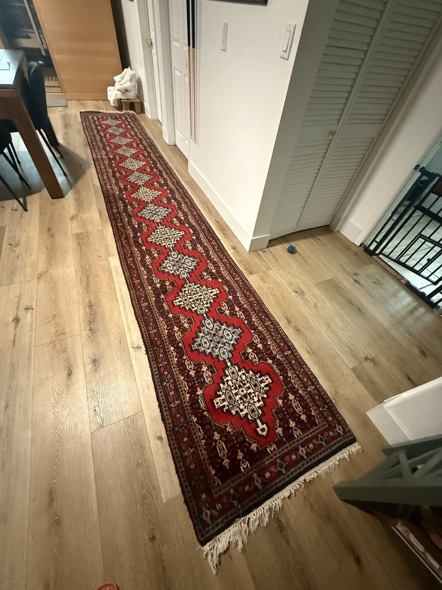 Hand-made Wool Persian Style Rug