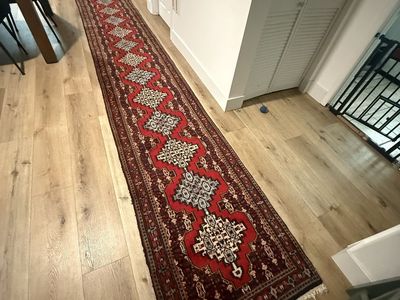 Hand-made Wool Persian Style Rug