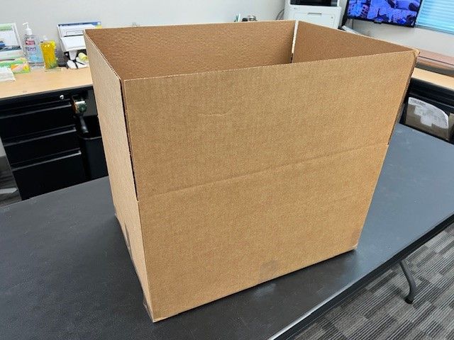 SHIPPING MAILING BOXES FOR SALE 21.5 x 15 x 12 $1.00 EACH MOVING & STORAGE