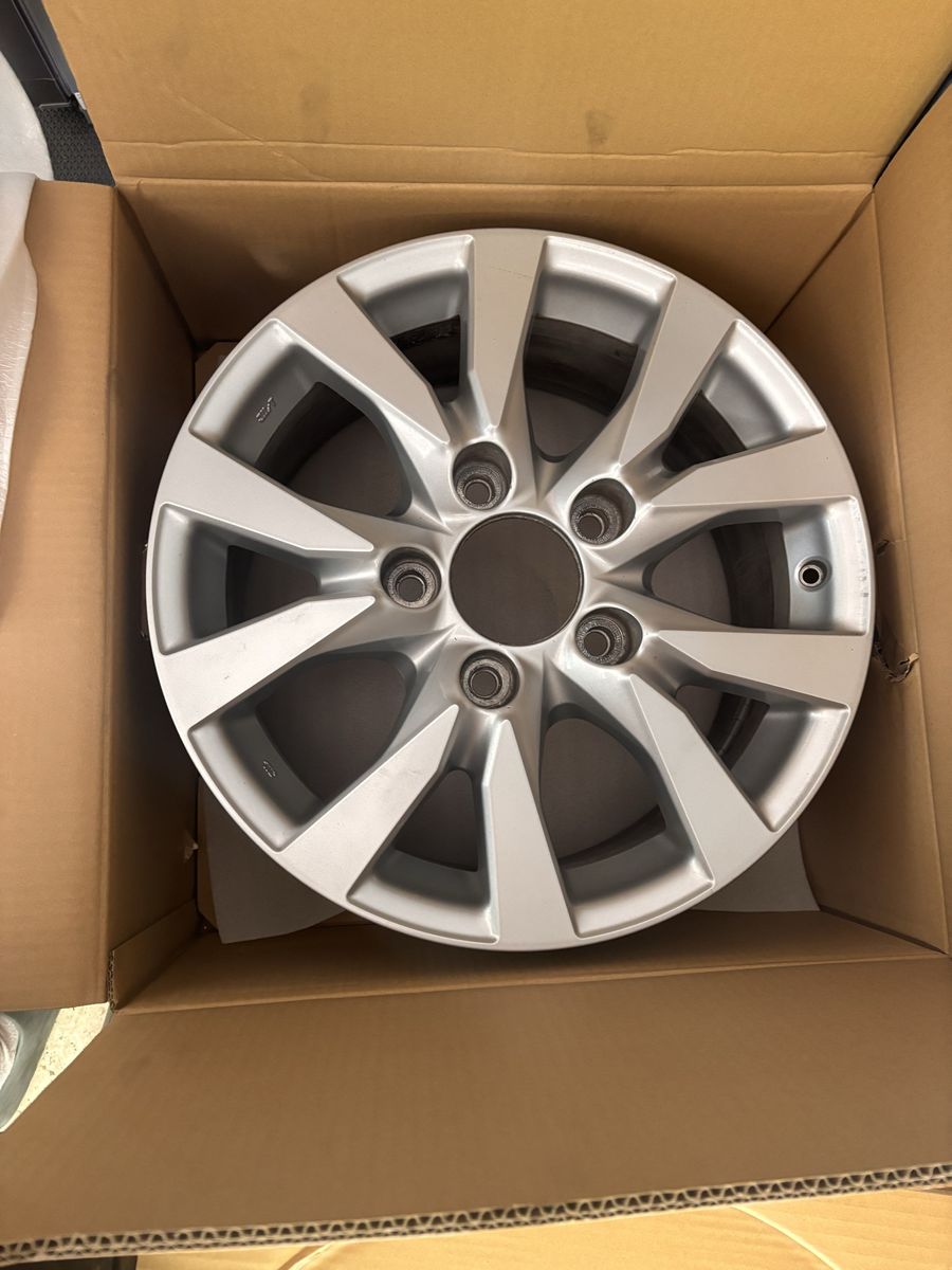 2016 Toyota Land Cruiser OEM Wheels - Set of 5