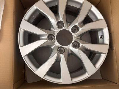 2016 Toyota Land Cruiser OEM Wheels - Set of 5