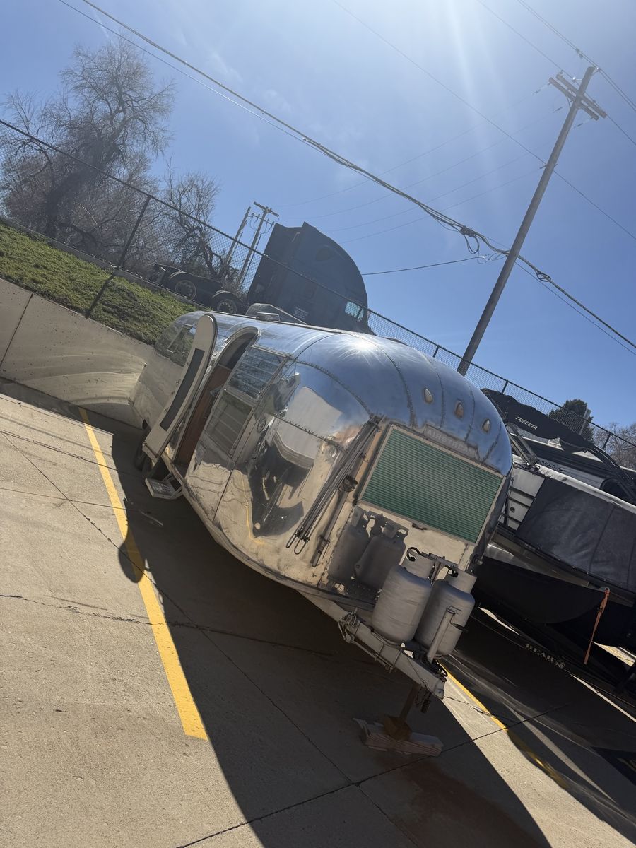 1963 Airstream Land Yacht 28’ – Excellent Original Condition