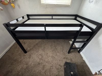 Loft bed twin