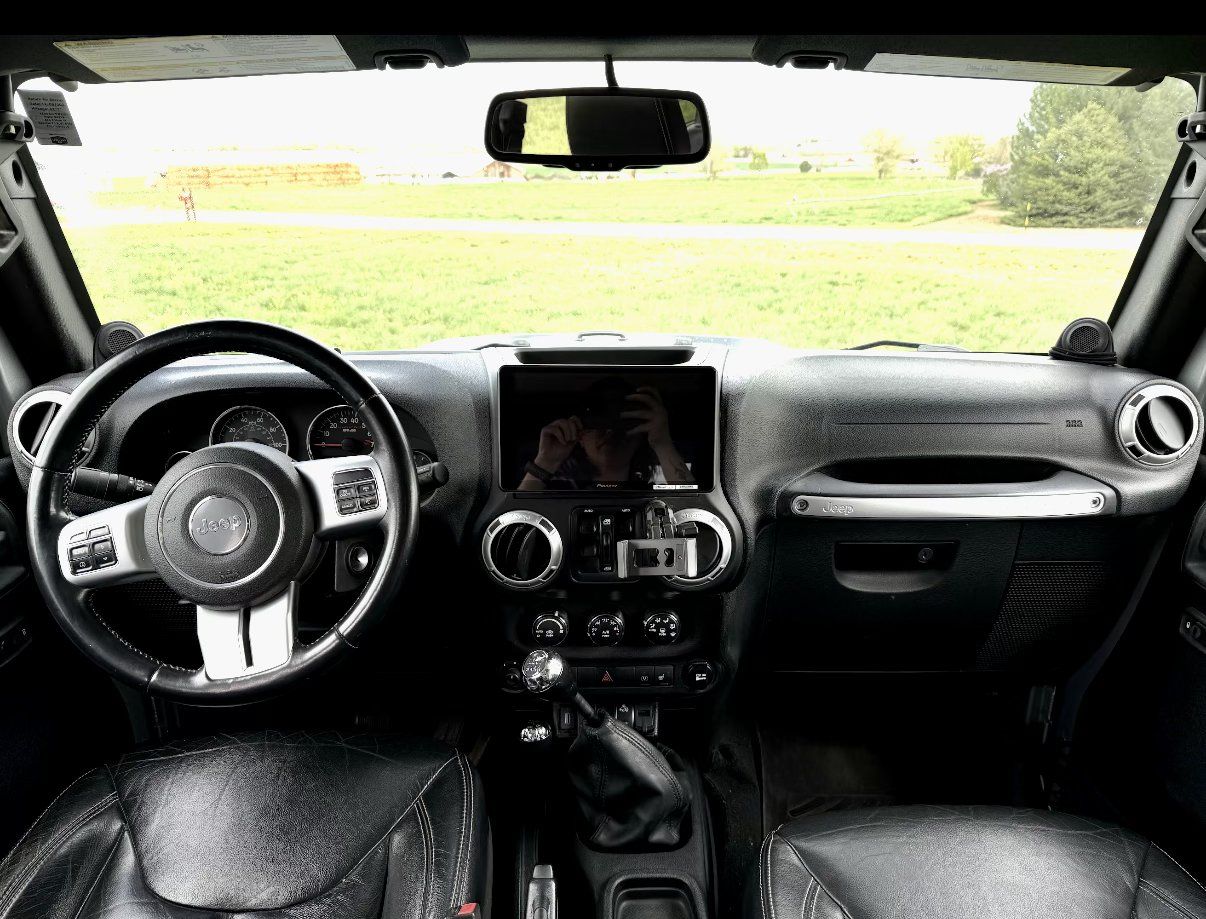 Main image 12