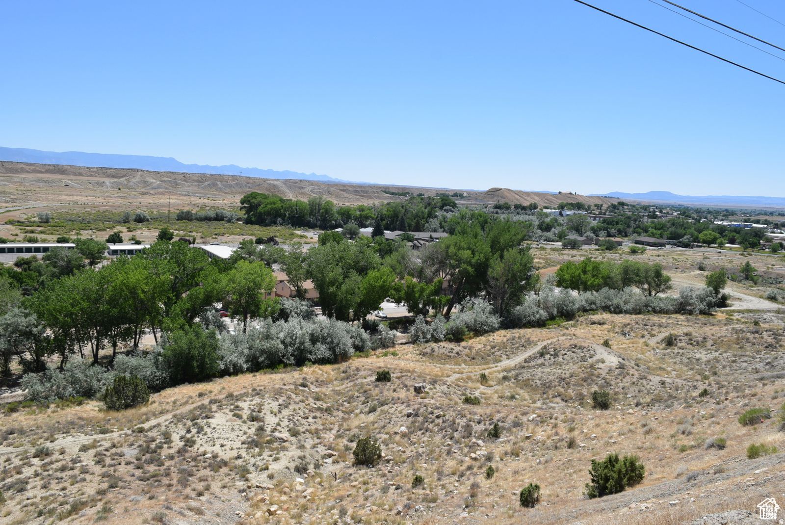 Main image 3