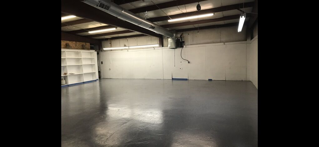Warehouse or Hobby Shop For Rent.